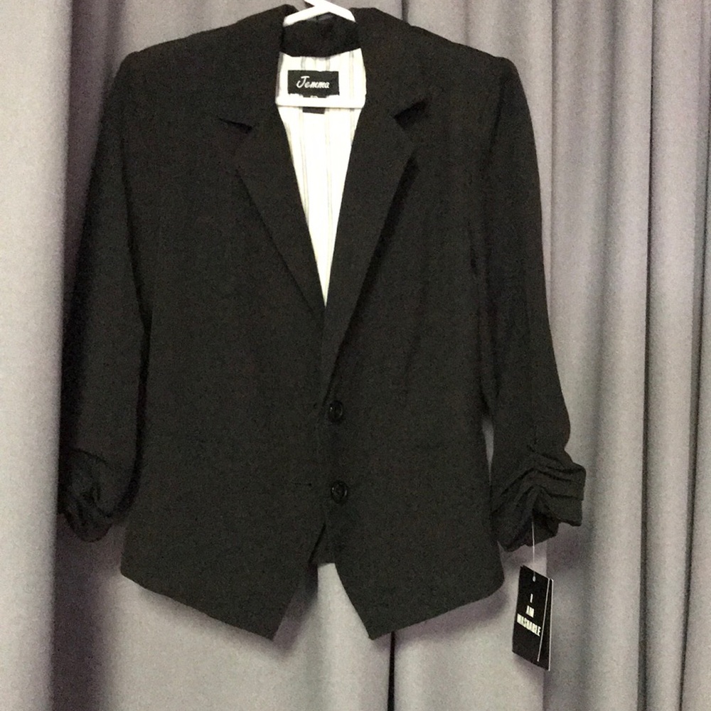 Women’s 3/4 sleeve Blazer- NEW